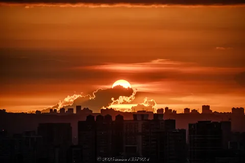 都會夕陽晚霞與天際線 封面
